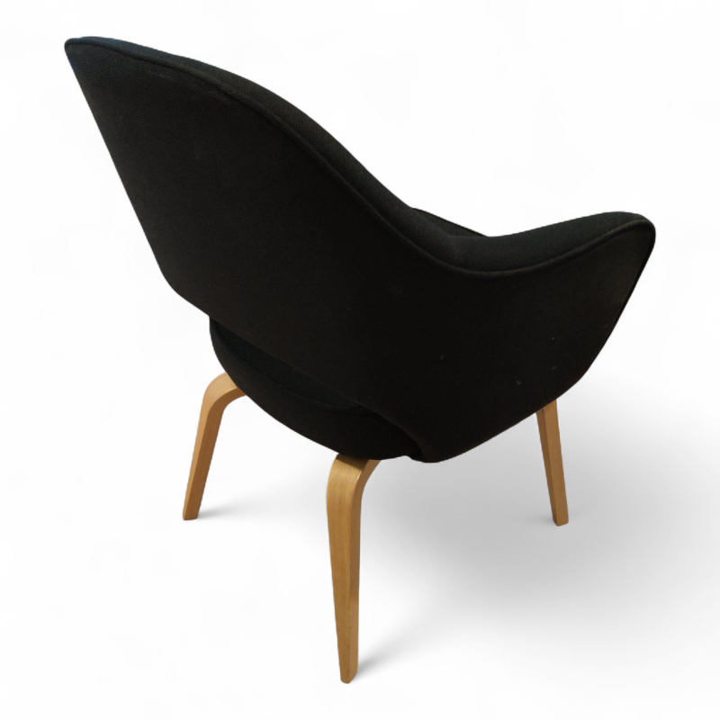Saarinen Executive Armchair, treben