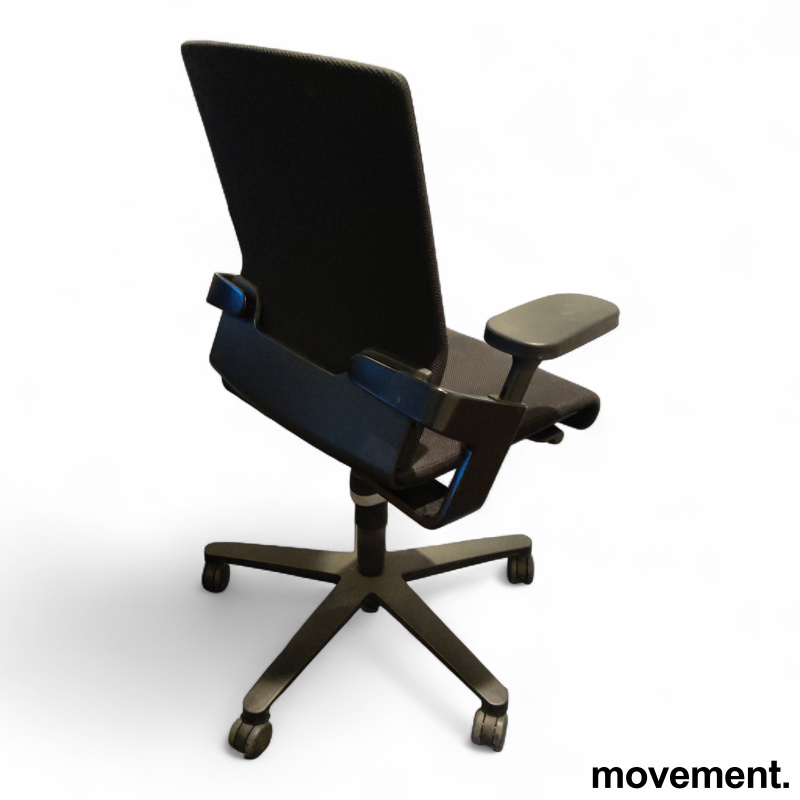 On 174/7 Sort, Pent brukt - 2 / 2