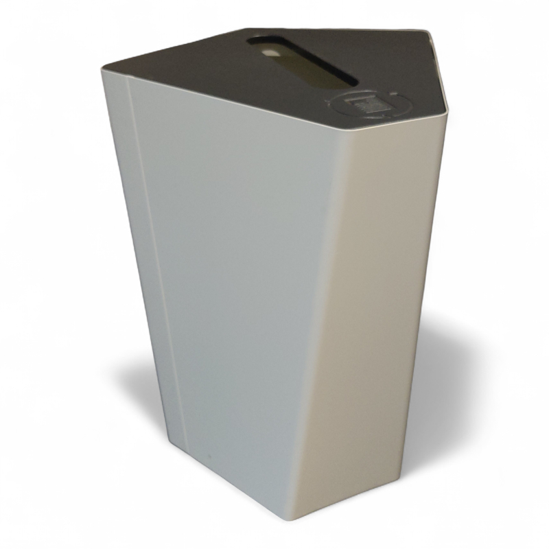 Kite Hvit, mørkt grått lokk,