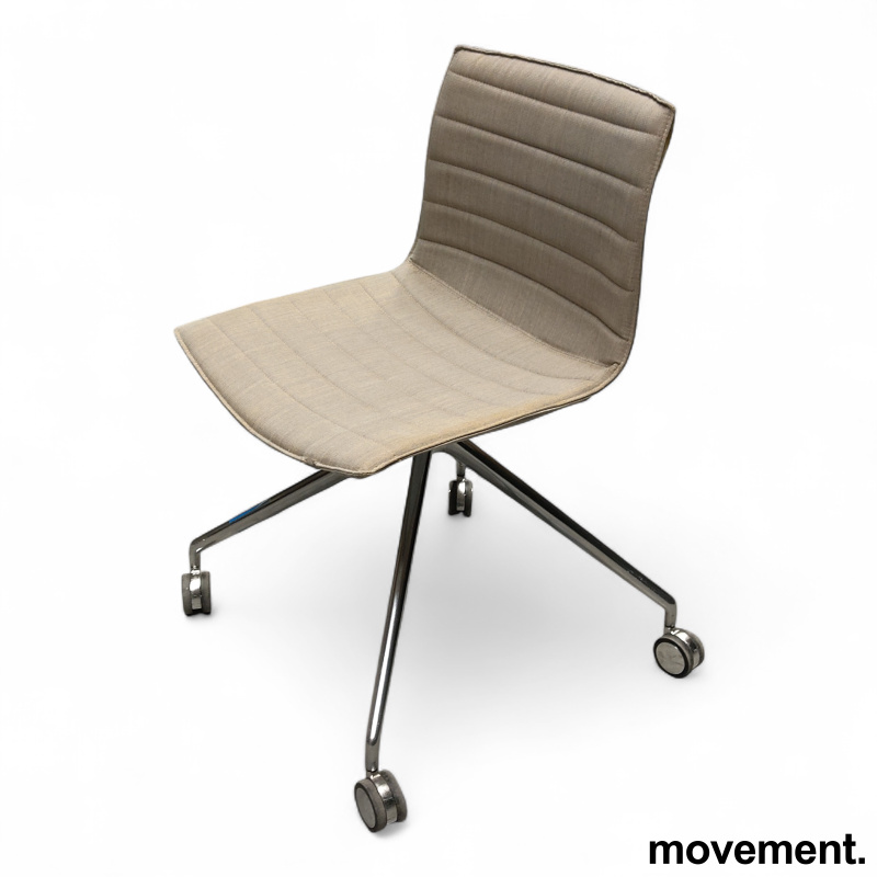 Catifa 46 fullpolstret med hjul Lys - 1 / 3