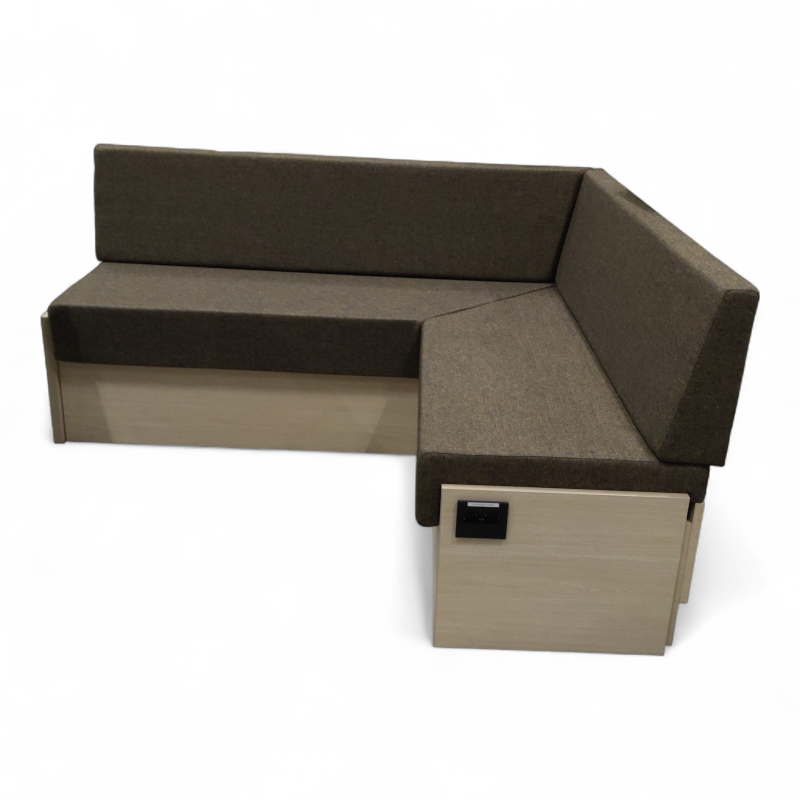 Plassbygd sofa 172x149cm  Brunt