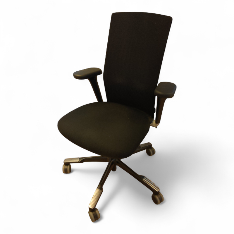 Futu 1020 med armlene Sort stoff,