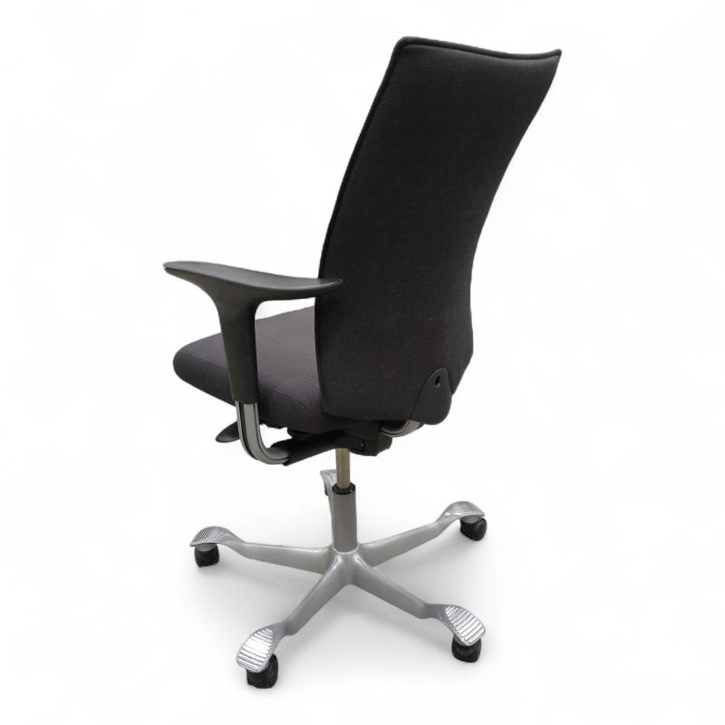 H05 5600 Swingback-armlene Grått