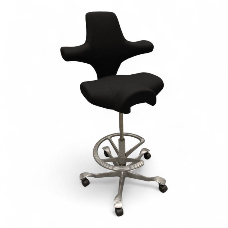 Capisco 8106 høy, fotring Sort