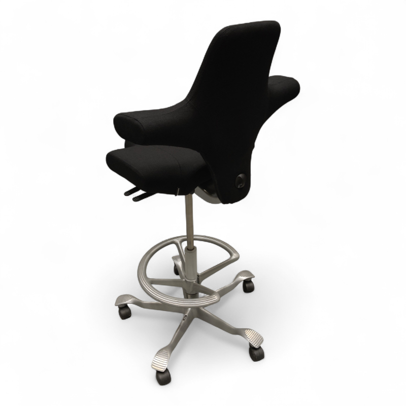 Capisco 8106 høy, fotring Sort