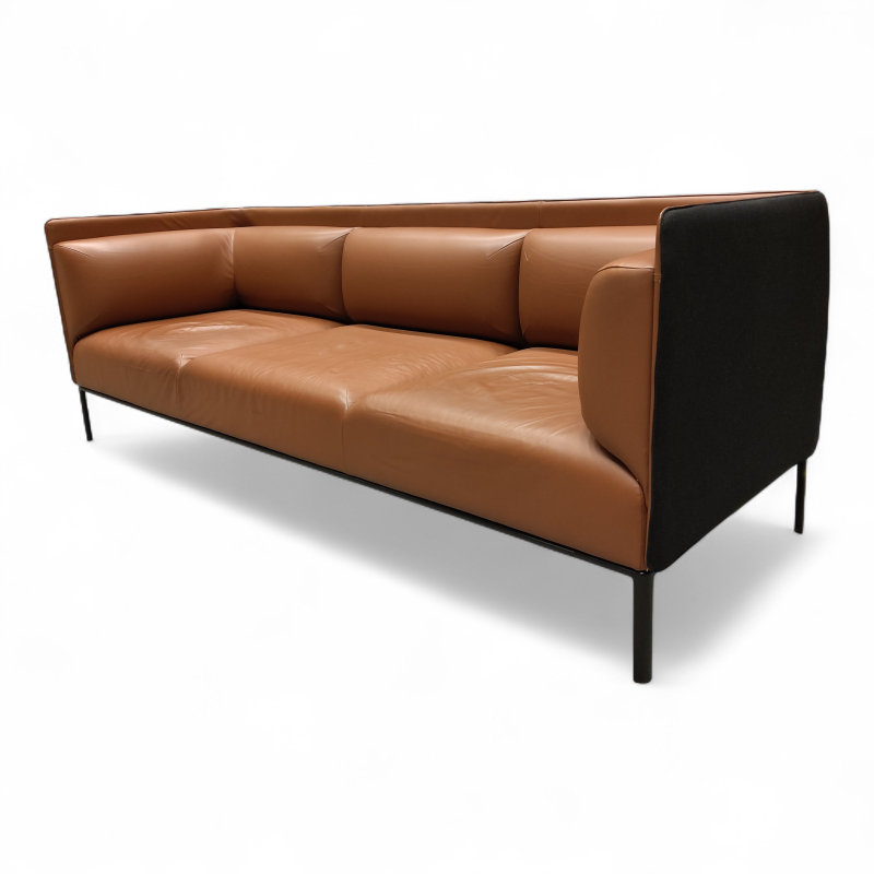 Crest 3-seter Brunt skinn, ben i