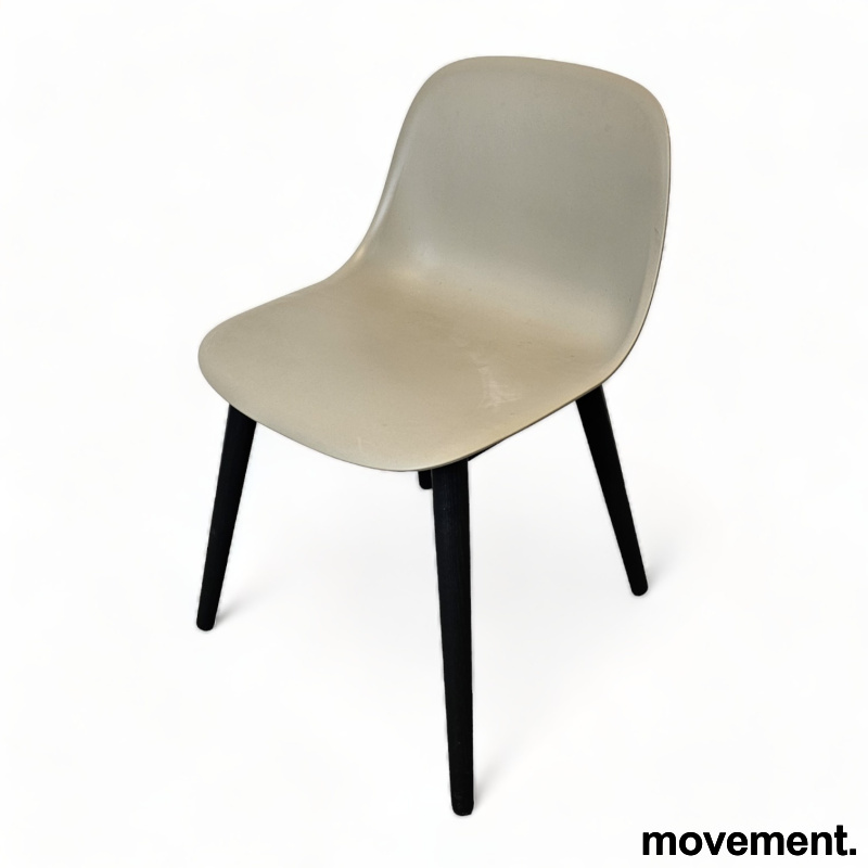 Fiber Side Chair Wood base - 1 / 4
