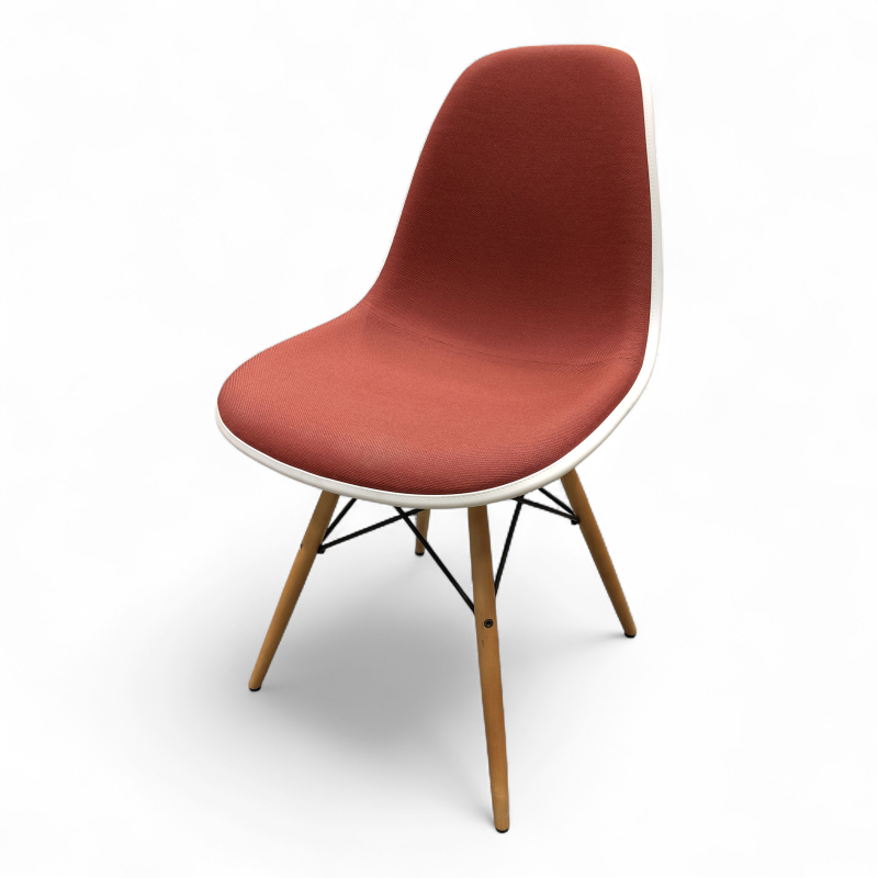 Eames Plastic Side Chair DSW