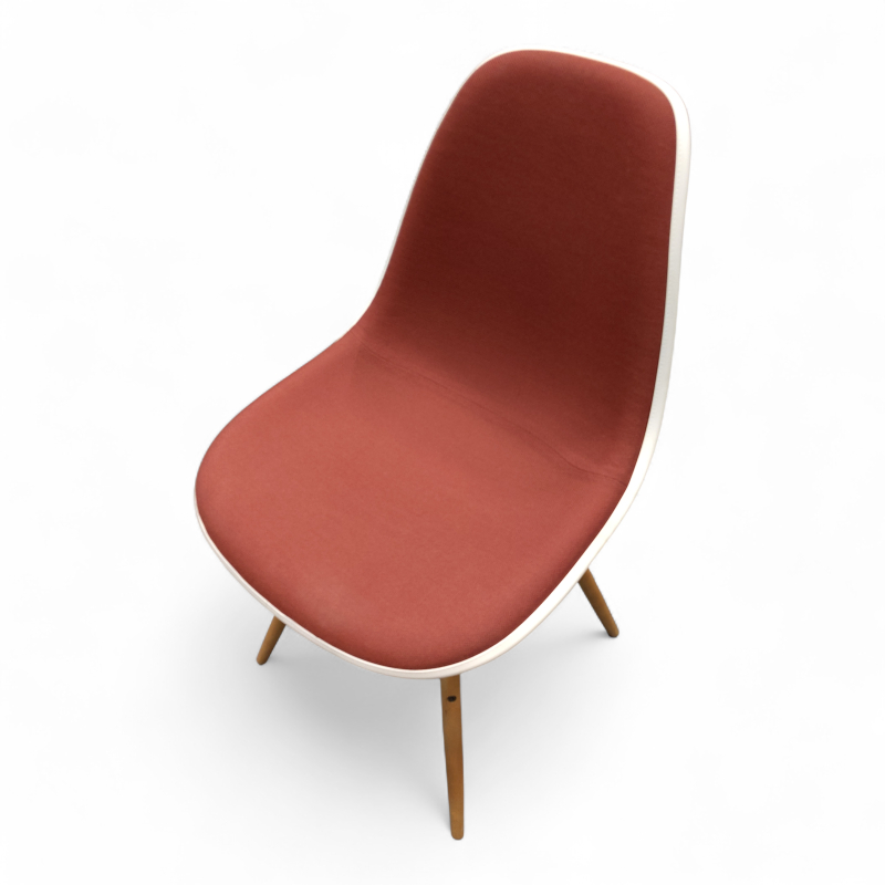 Eames Plastic Side Chair DSW