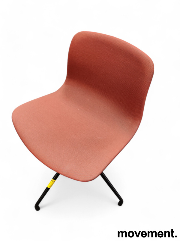 About a chair AAC 10  Rødt stoff