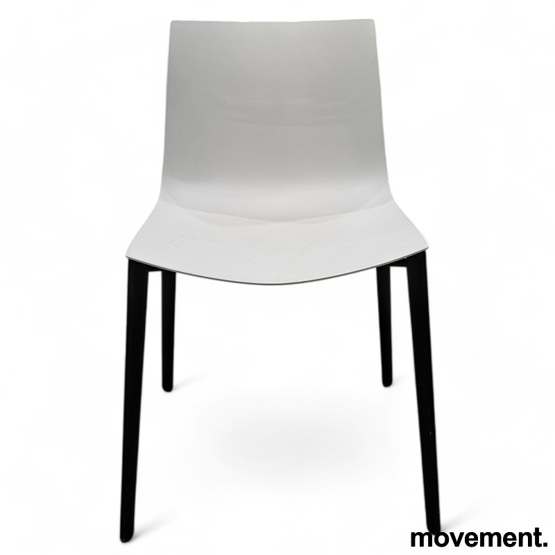 Catifa 46, 4 ben i tre Hvit plast, - 2 / 3