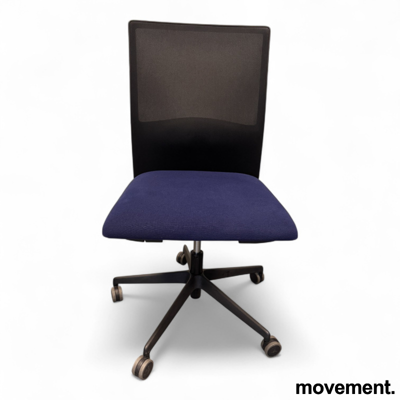 Planesit Blått stoff i setet, sort - 1 / 3