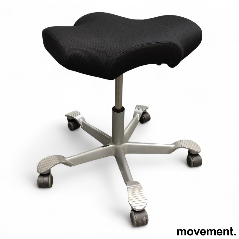 Capisco 8105 uten rygg  Sort stoff - 3 / 3