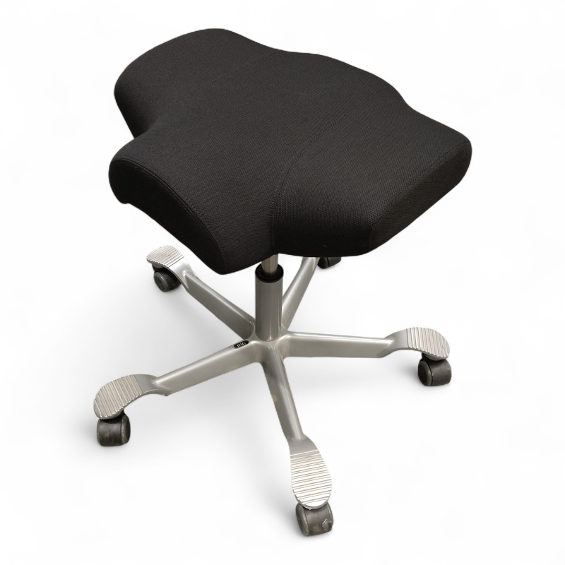 Capisco 8105 uten rygg  Sort stoff