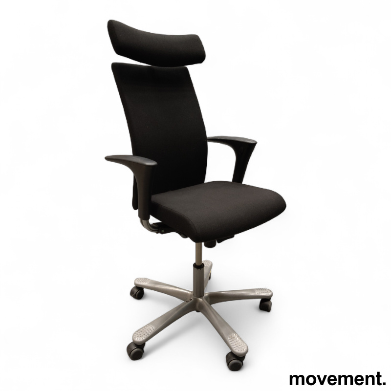 H04 4600 med nakkepute og armlene - 1 / 3