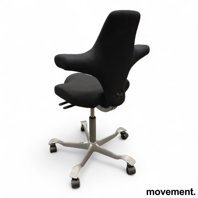 Capisco 8106 standard høyde Sort - 3 / 4