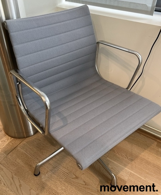 Aluminium Chair EA108 Lyst grått