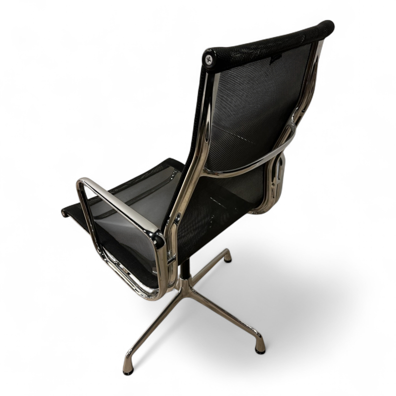Eames Aluminium Chair EA109