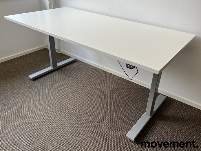 Skrivebord med elektrisk hevsenk - 1 / 3
