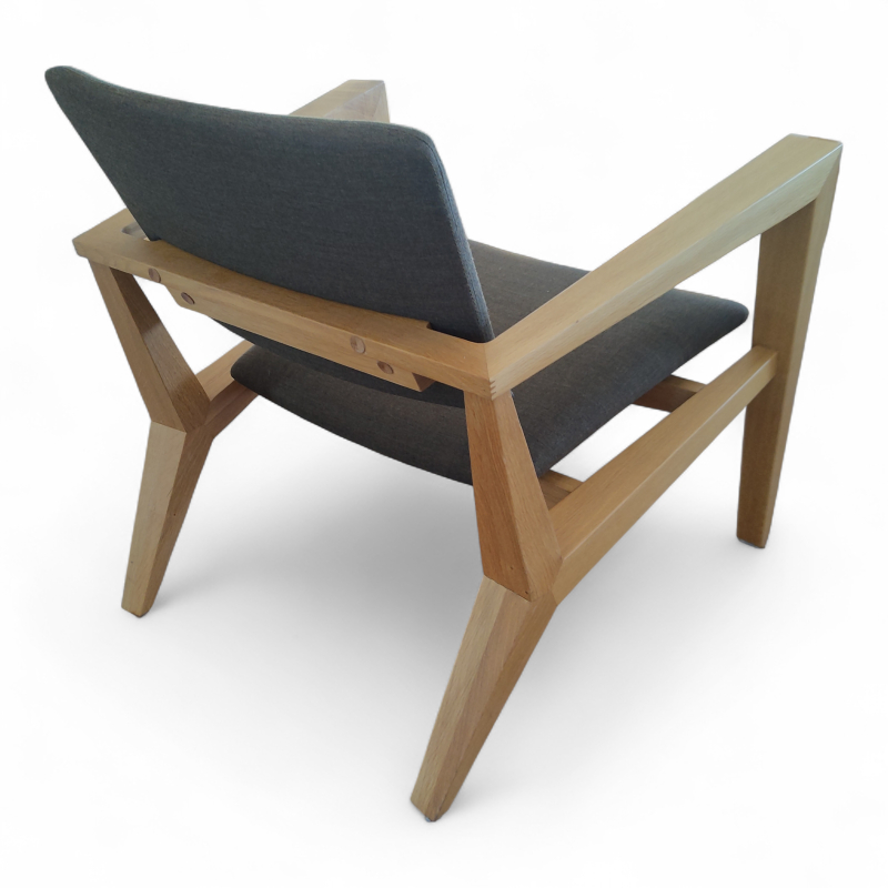 Conica loungestol Brunt stoff