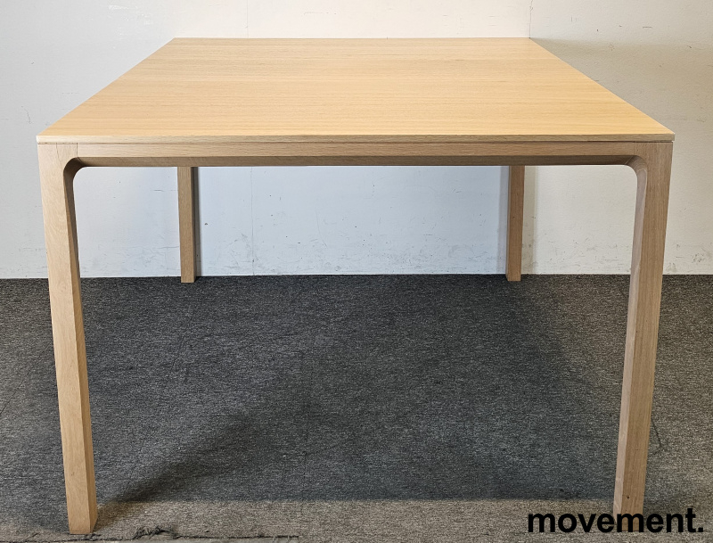 Laia High Table 150x150cm, 108cm