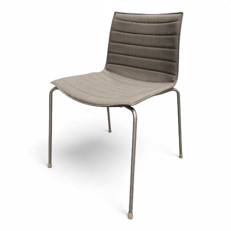 Catifa 46 fullpolstret, 4 ben Grått