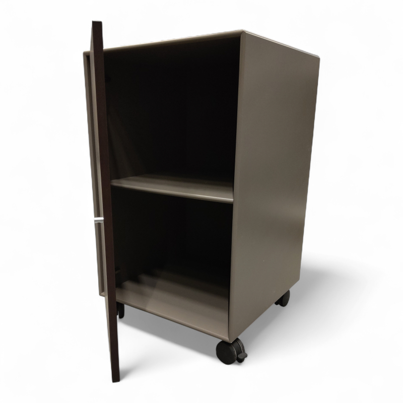 Skap på hjul 47x77cm, dybde 47cm