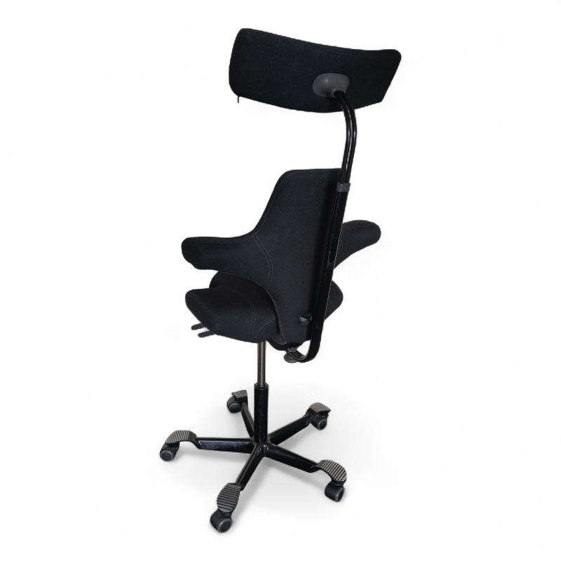 Capisco 8106 med nakkepute Sort