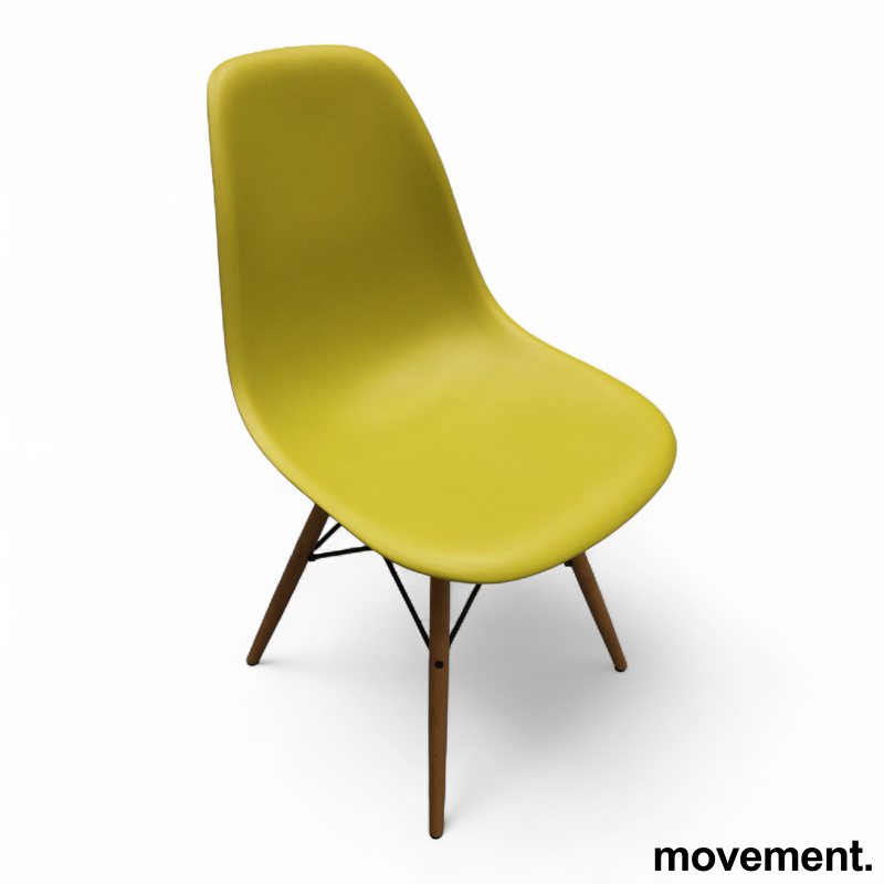 Eames Plastic Side Chair DSW
