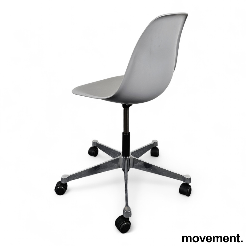Eames Plastic side chair PSCC med - 2 / 3