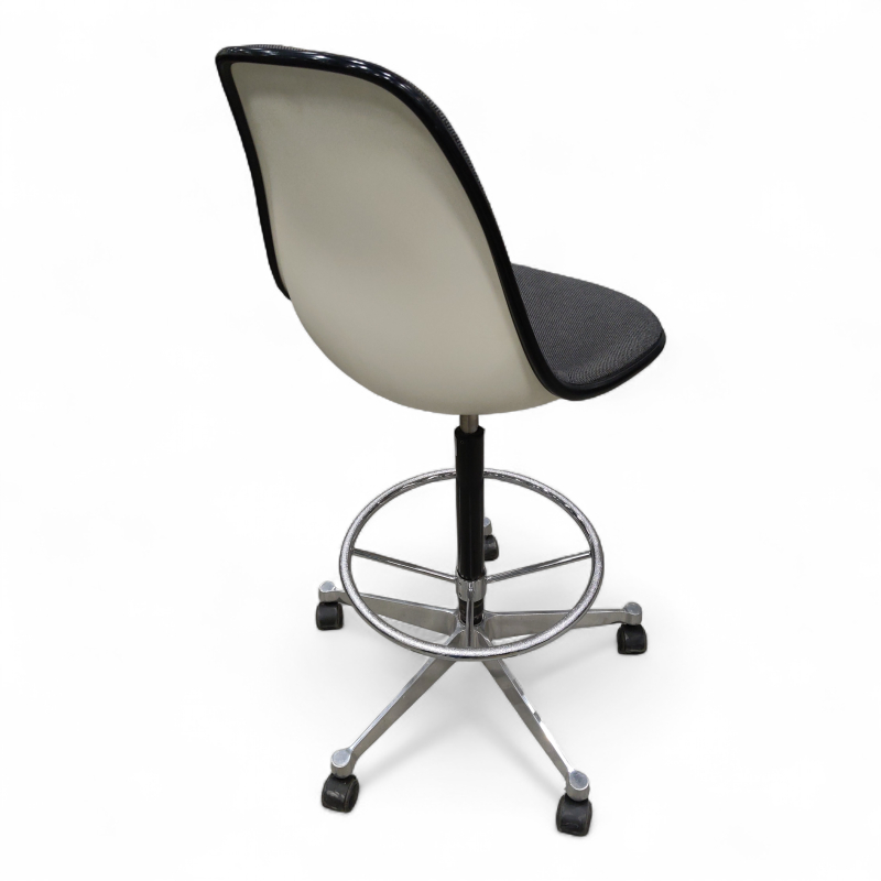 Eames Plastic side chair PSCC høy,