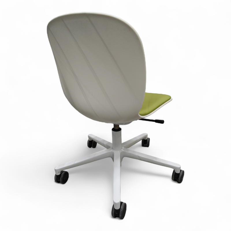 Noor 6070 med hjul polstret sete