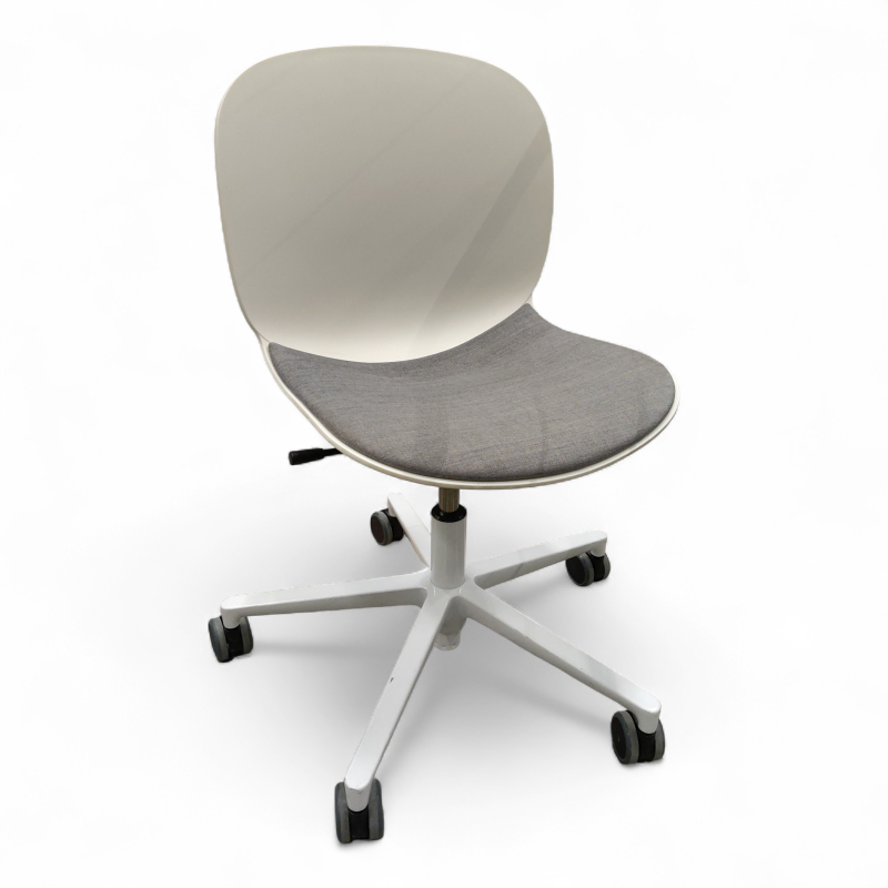 Noor 6070 med hjul polstret sete