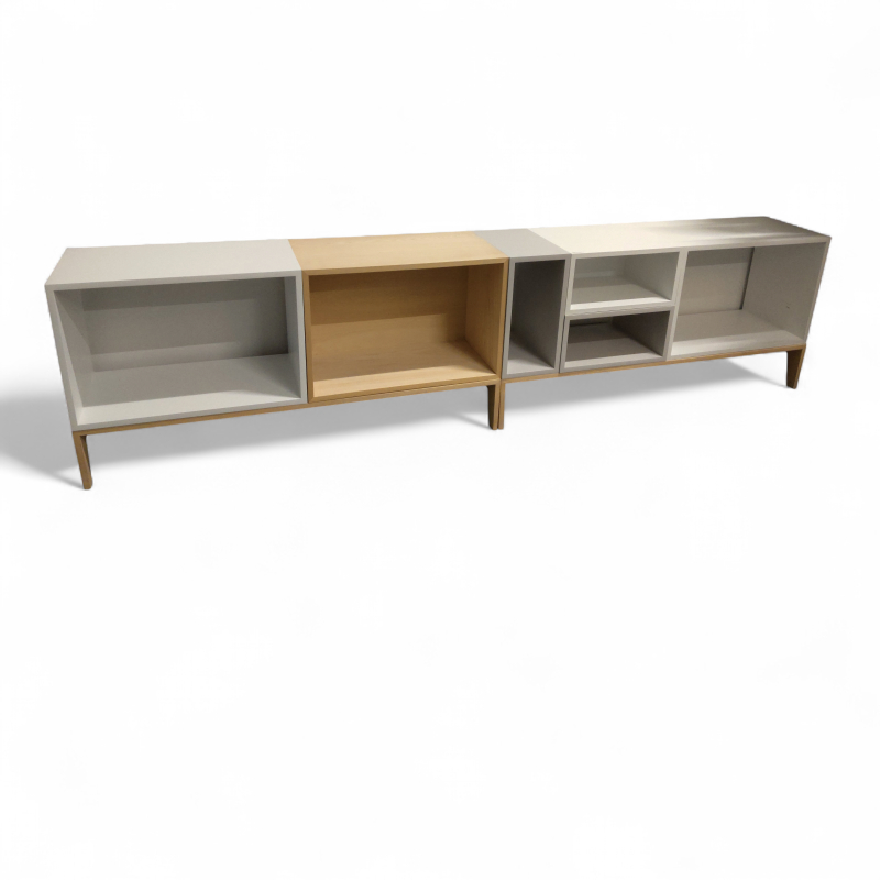 Stacked, 2 sokler, 6 moduler Eik