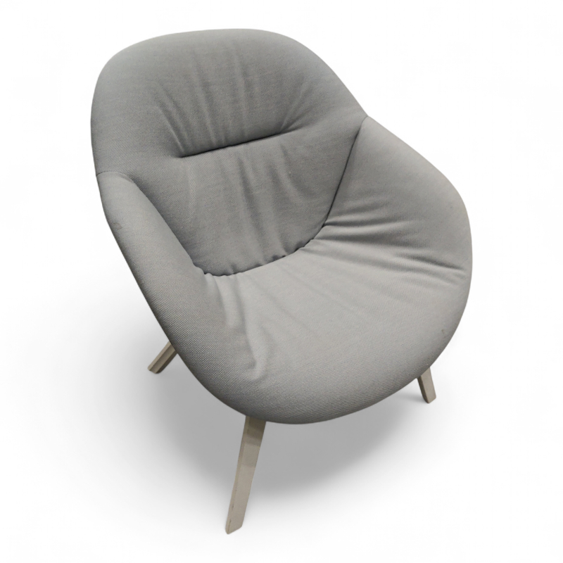 About a lounge AAL 83 Soft Lyst