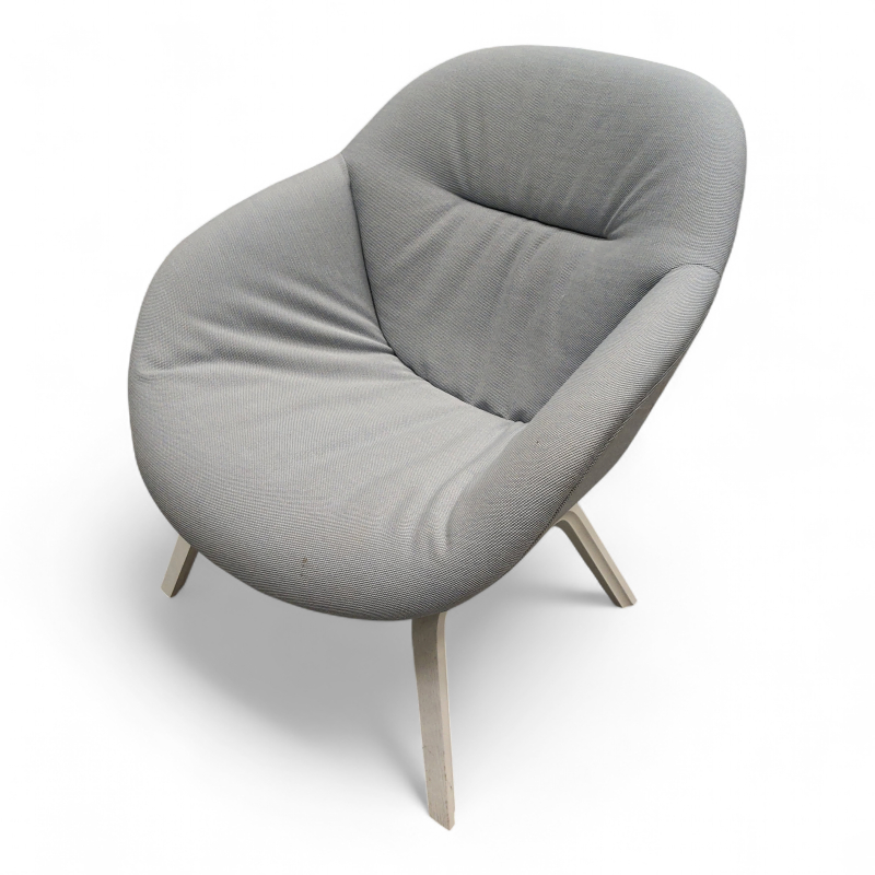 About a lounge AAL 83 Soft Lyst