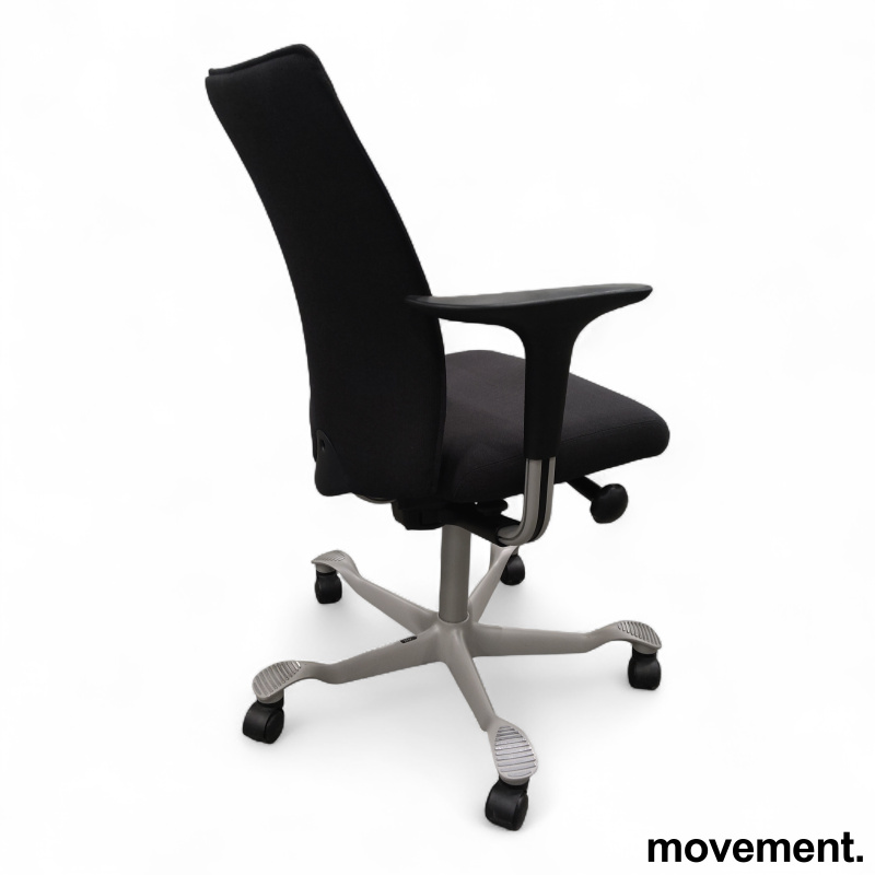 H05 5600 Swingback-armlene Mørk - 3 / 3