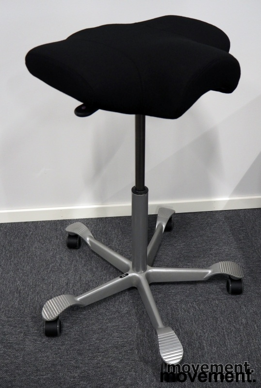 Capisco 8105 uten rygg, høy Sort