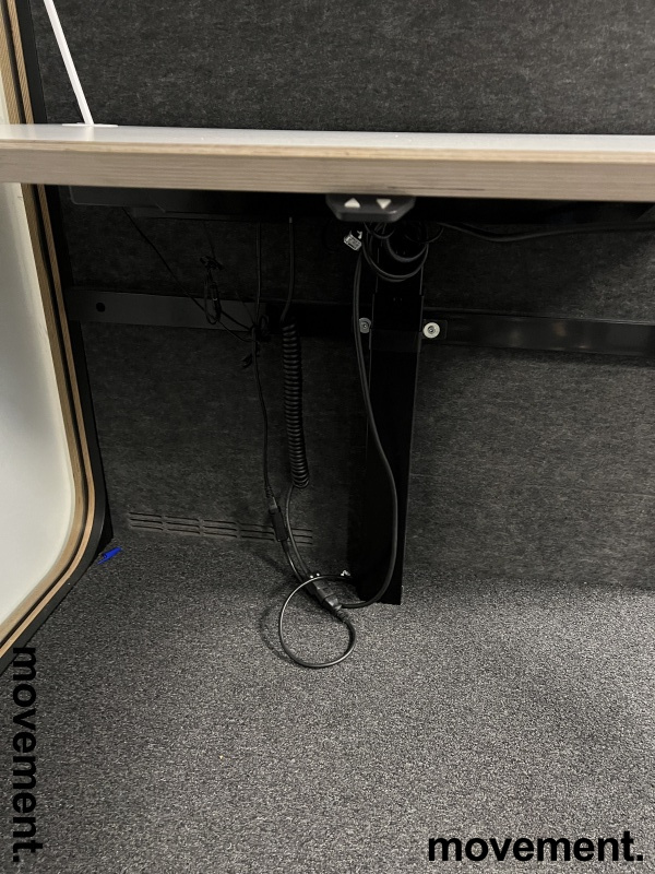 Framery Q Flow Hvit utside, sort - 3 / 4