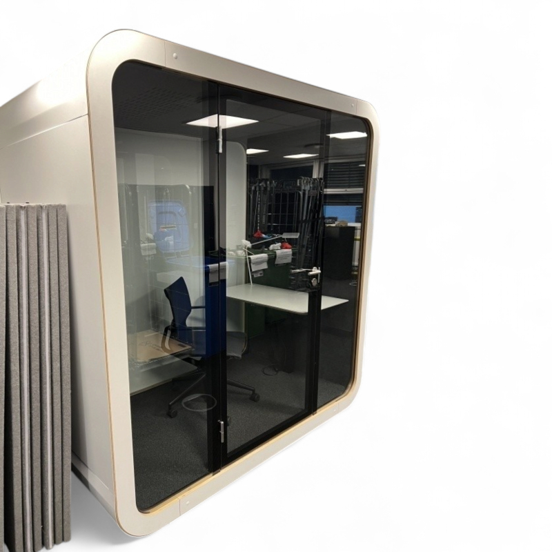 Framery Q Flow Hvit utside, sort