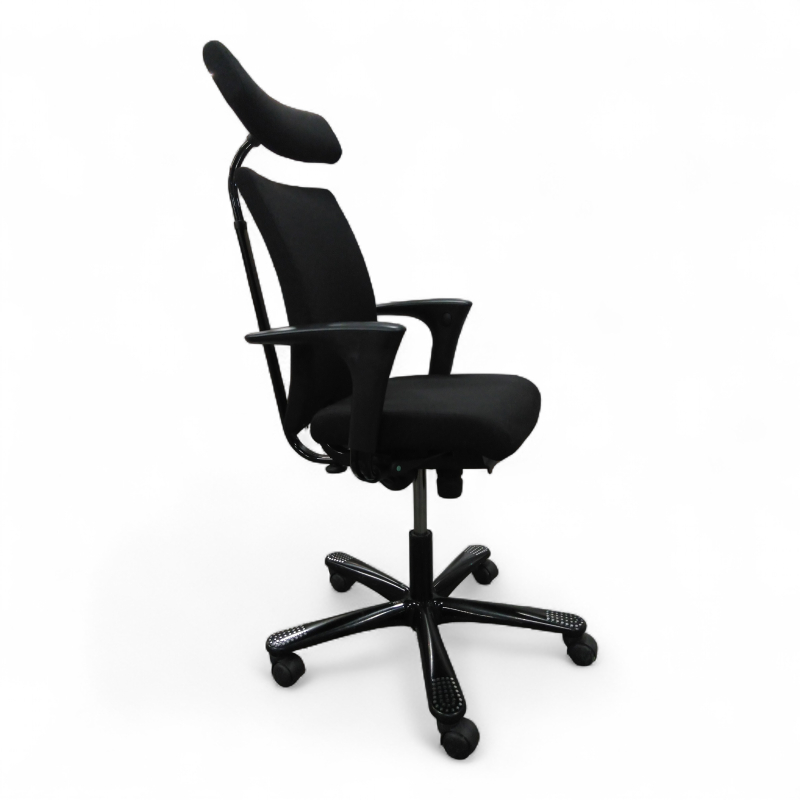 H04 4600 med nakkepute og armlene