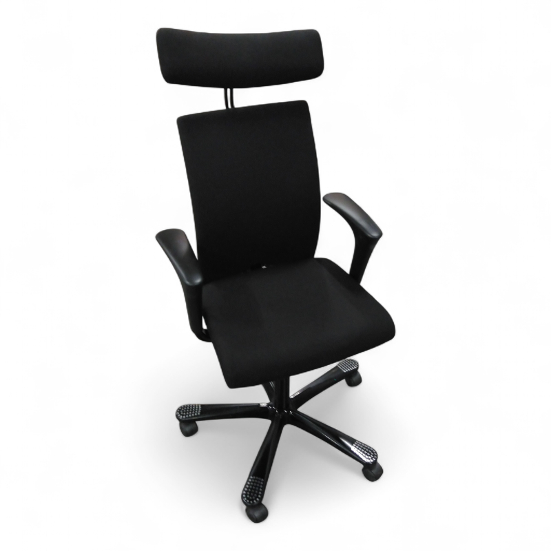 H04 4600 med nakkepute og armlene