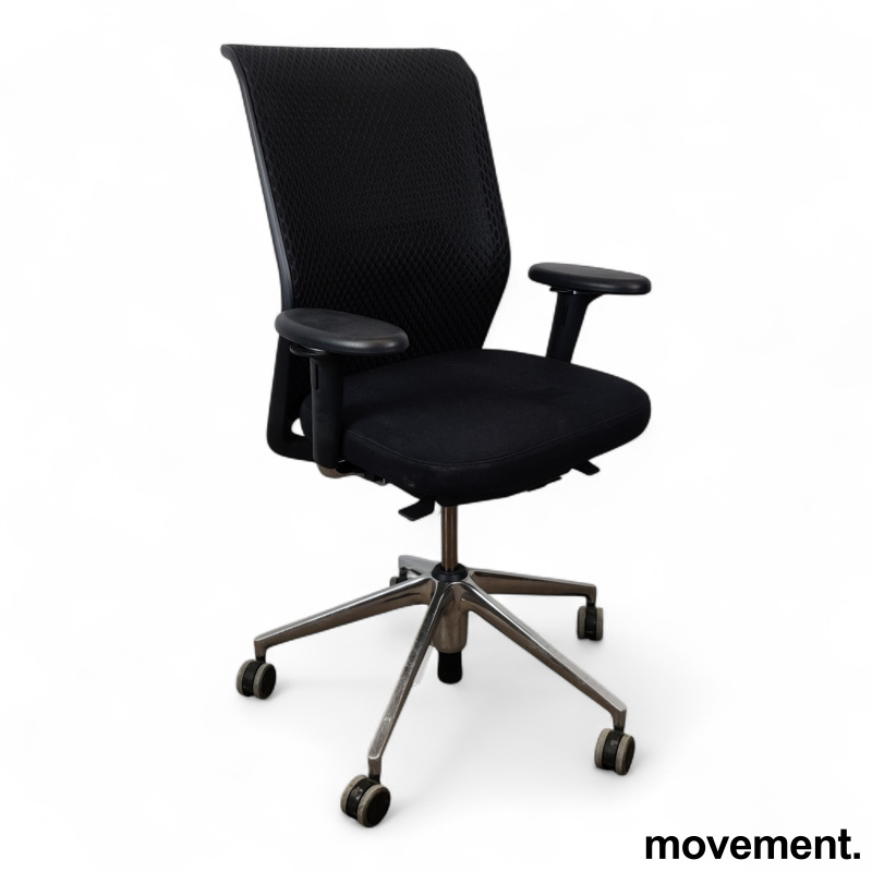 Stk. 3 ID Mesh med armlene Sort stoff, fotkryss i polert aluminium, Pent brukt vitra 3.