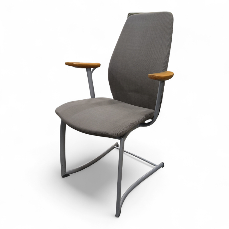 Plus 377 med armlene Gråbrunt