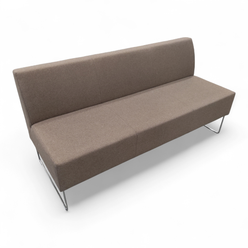 Pivot 3-seter uten armlene Brunt,