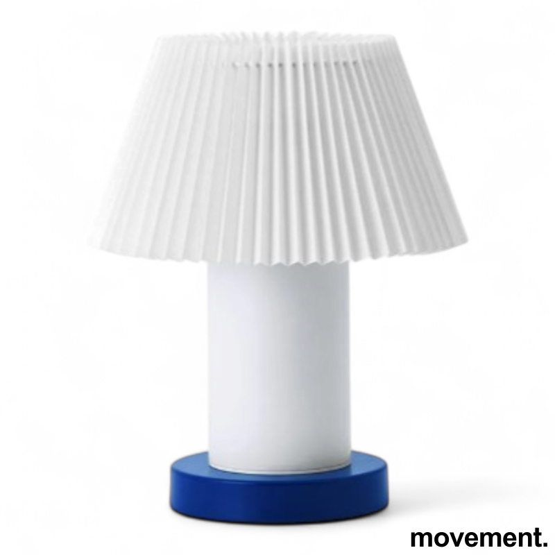 Stk. 8 Cellu Table lamp hvit med blå fot, Pent brukt Normann Copenhagen 1.