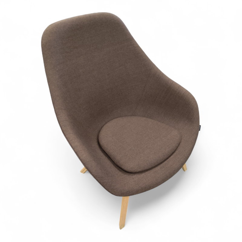 About a lounge AAL 92 Brunt stoff