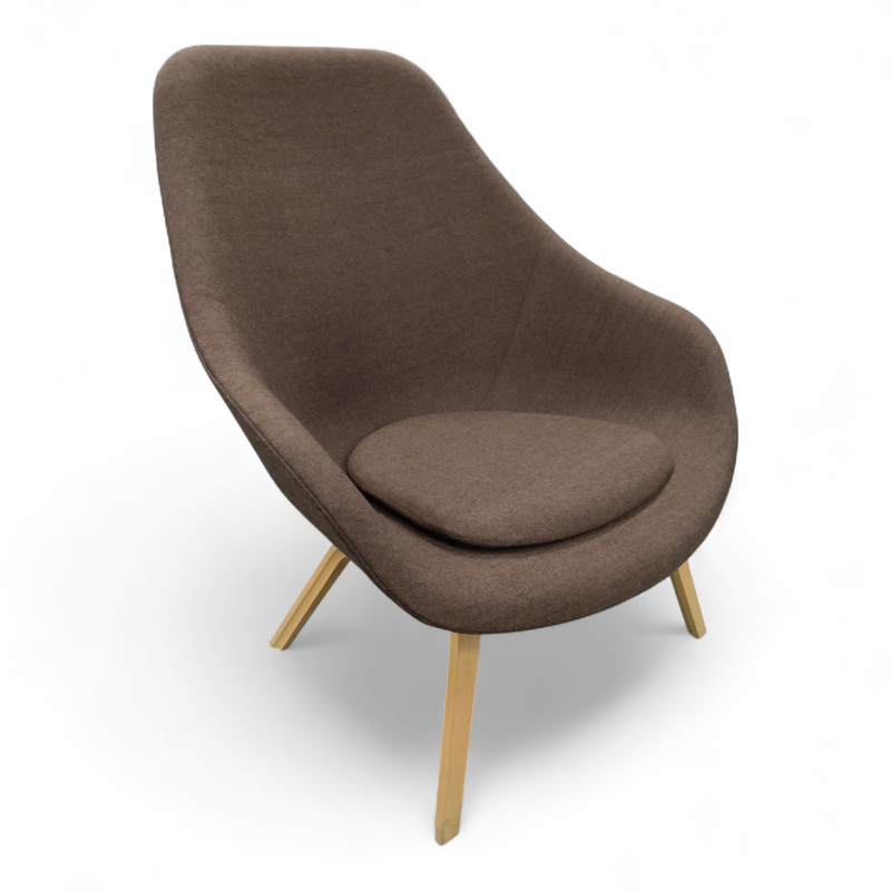 About a lounge AAL 92 Brunt stoff