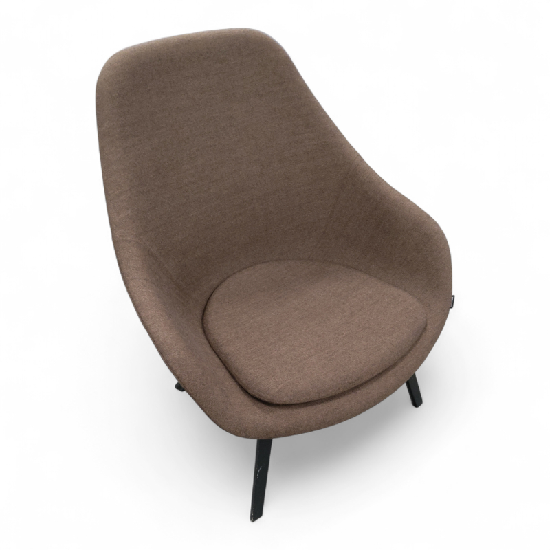 About a lounge AAL 92 Brun (lys
