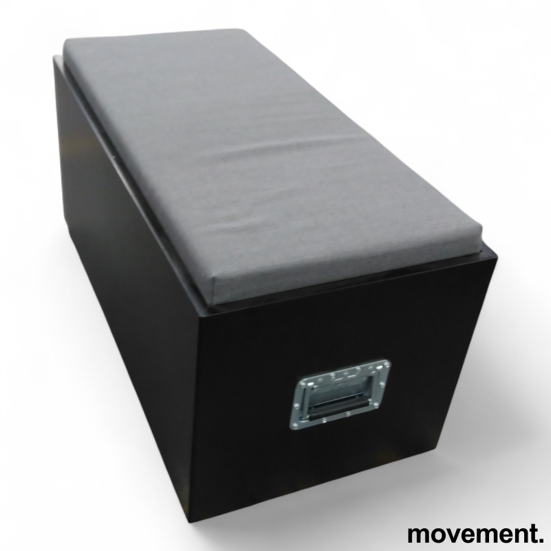 Stage box medium med pute Sort - 1 / 2